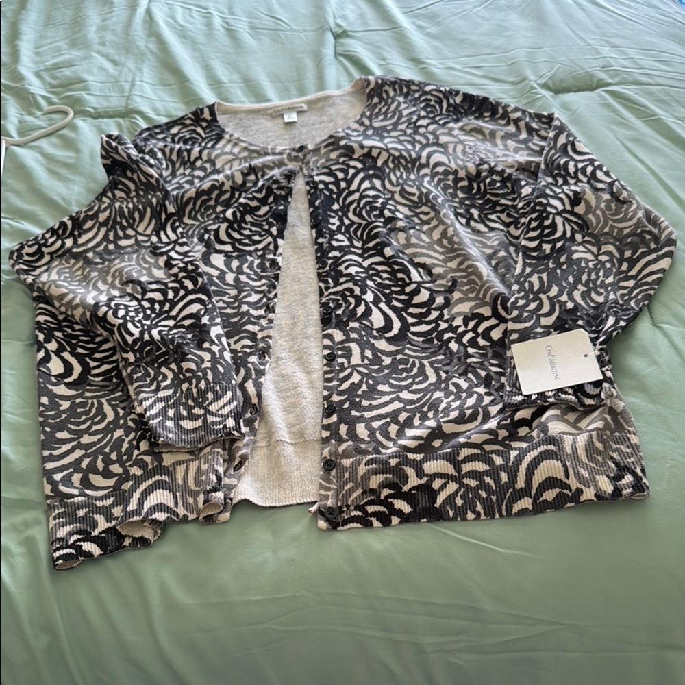 croft & barrow Black and Cream Floral Patterned Cardigan Sweater